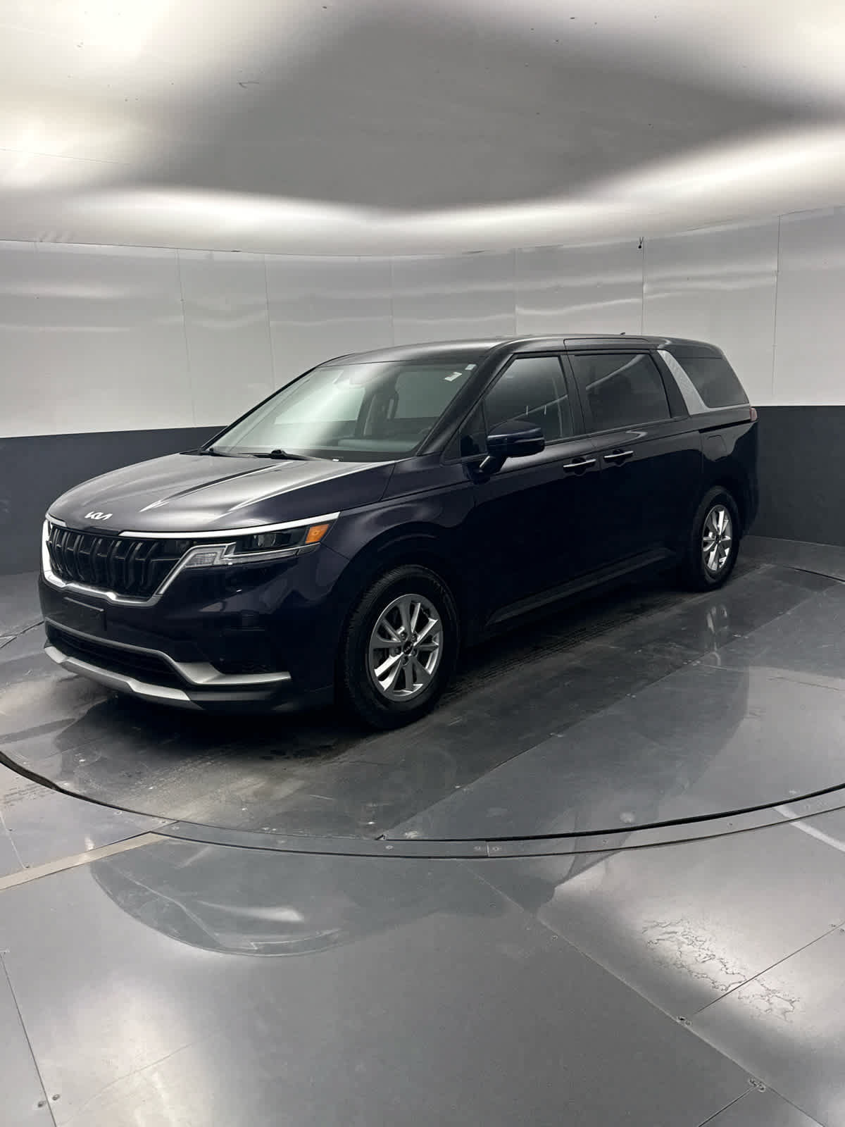 Used 2022 Kia Carnival LX FWD image 25