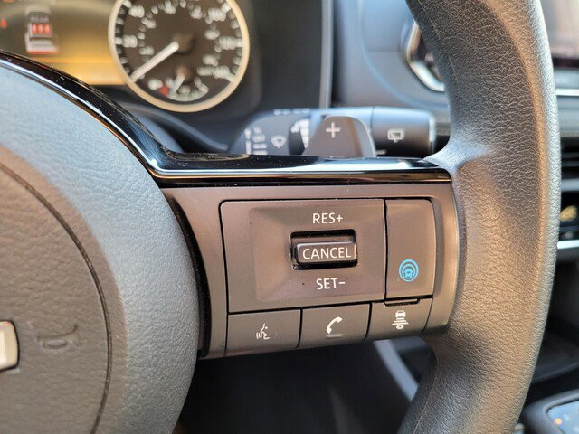 Used 2023 Nissan Rogue SV image 19