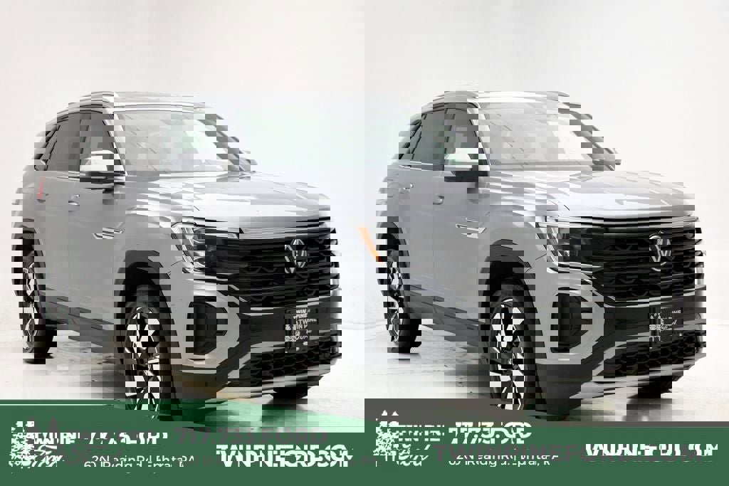 Used 2025 Volkswagen Atlas Cross Sport SE image 1