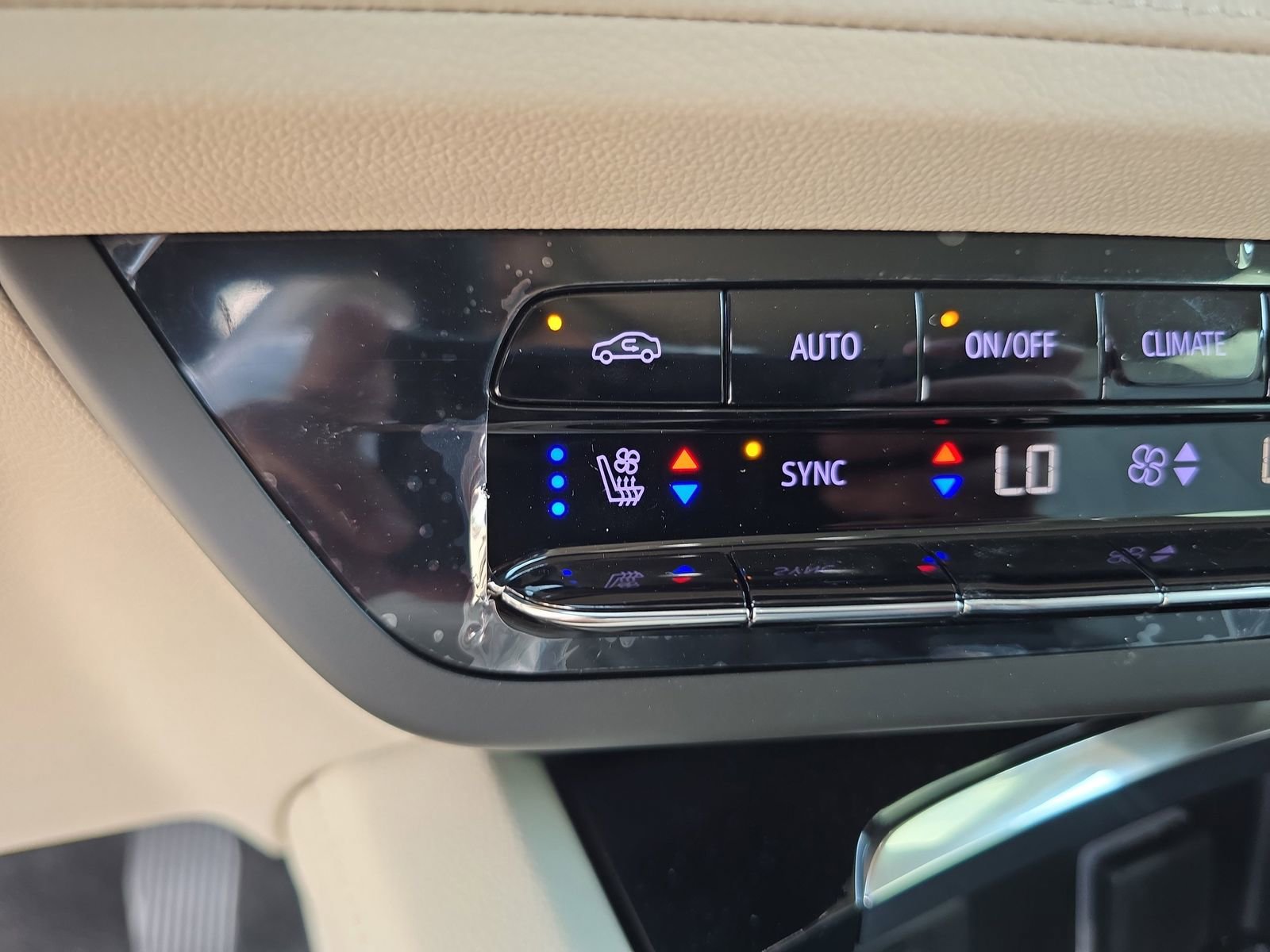 Used 2023 Buick Envision Avenir FWD image 20
