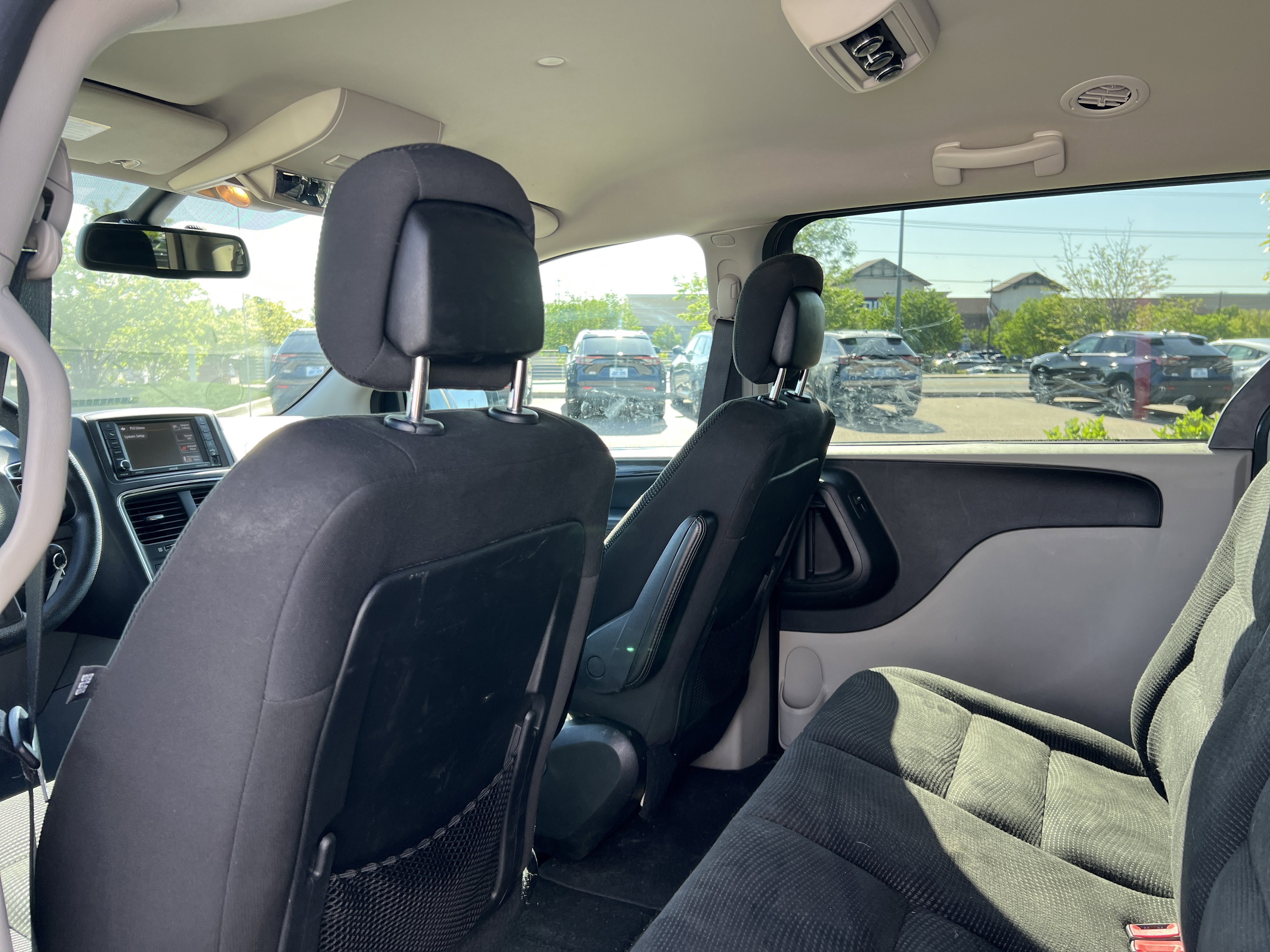 Used 2020 Dodge Grand Caravan SE w/ UConnect Hands-Free Group FWD image 23