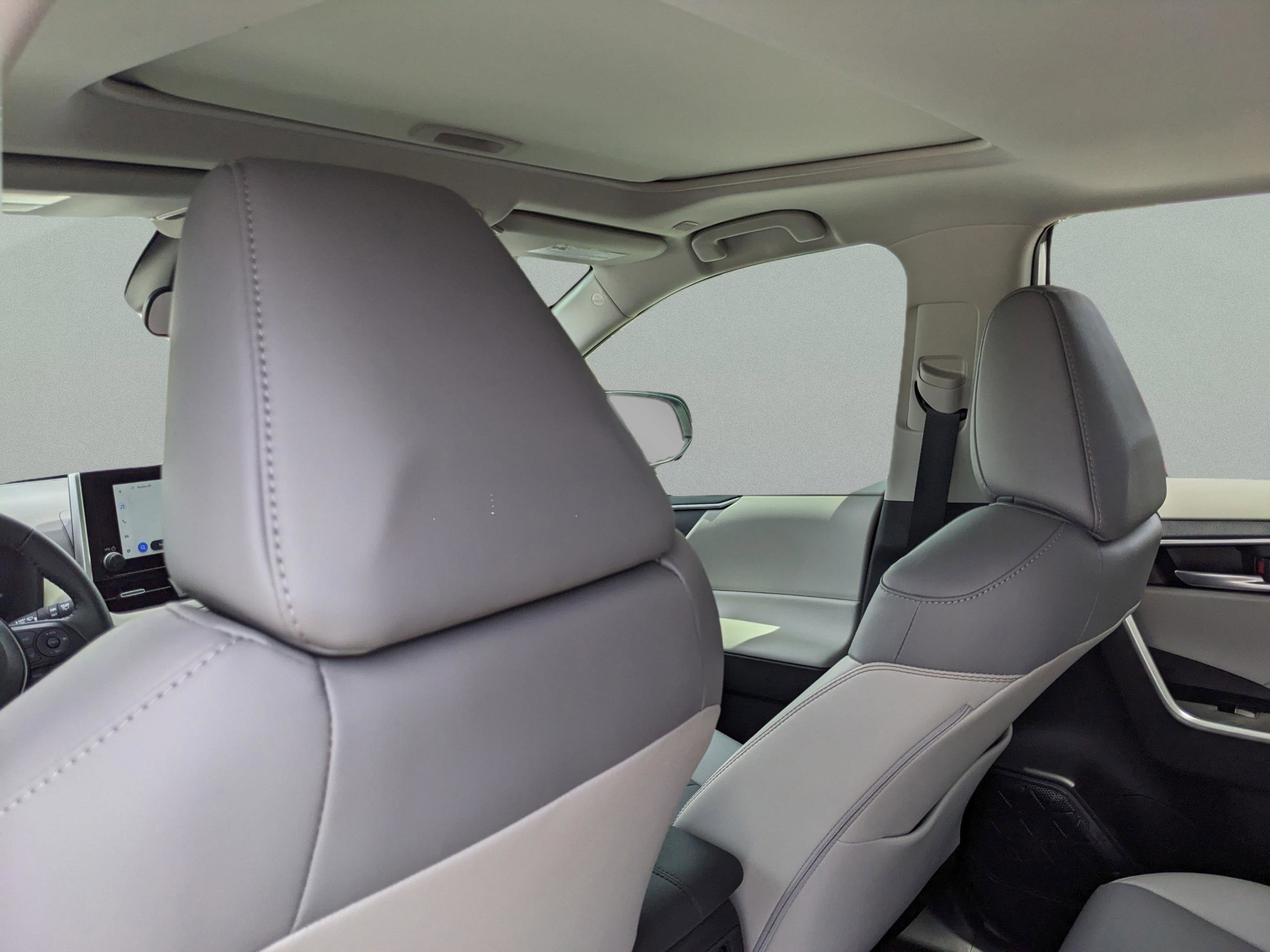 Used 2025 Toyota RAV4 XLE Premium FWD image 17
