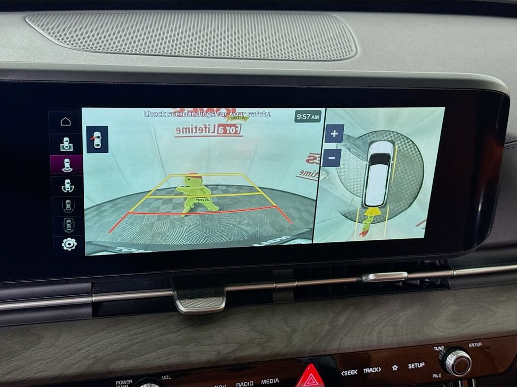 Used 2024 Kia Carnival SX FWD image 6
