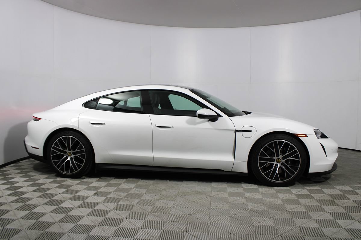 Used 2022 Porsche Taycan image 45
