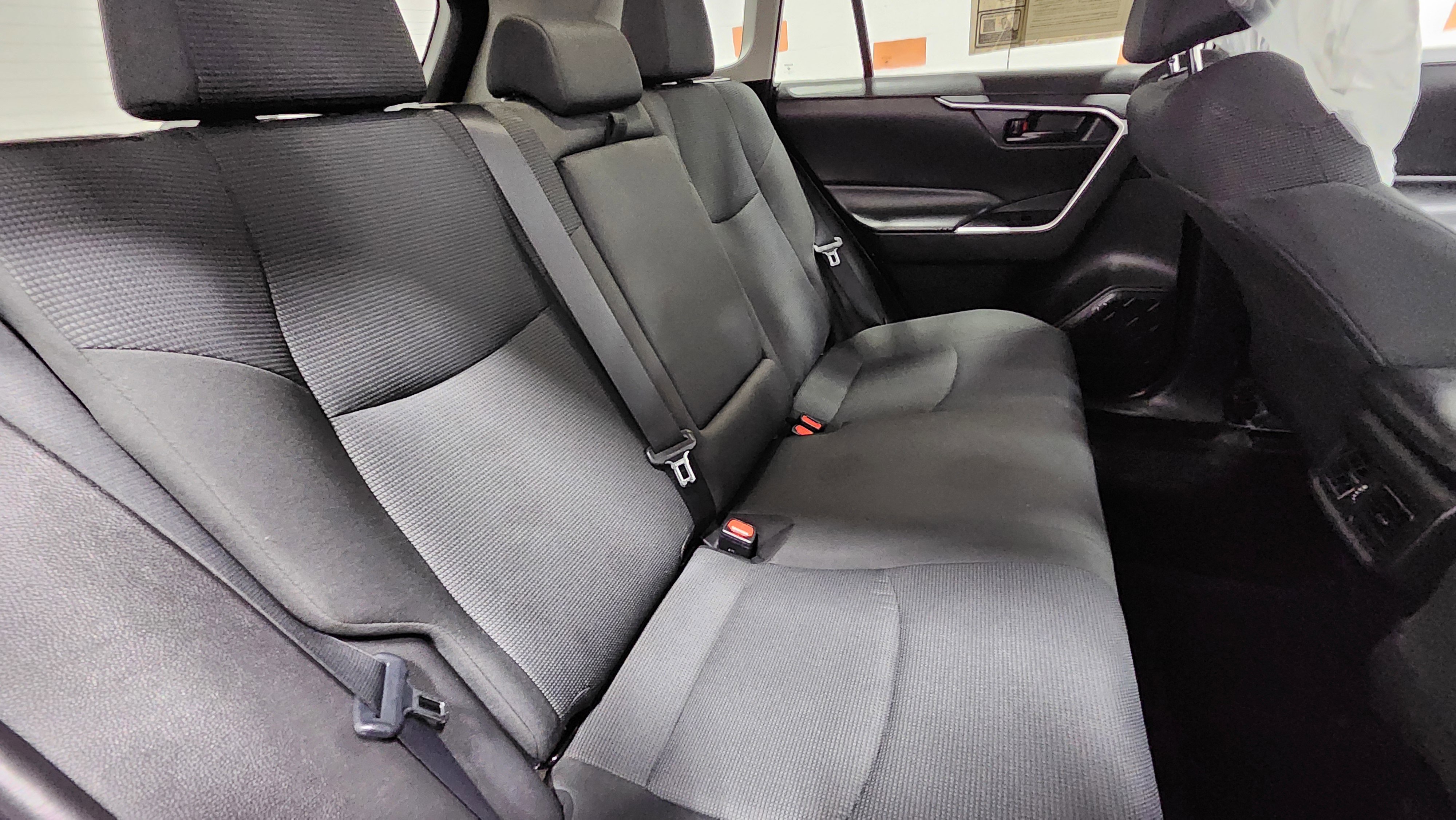 Used 2022 Toyota RAV4 LE image 18