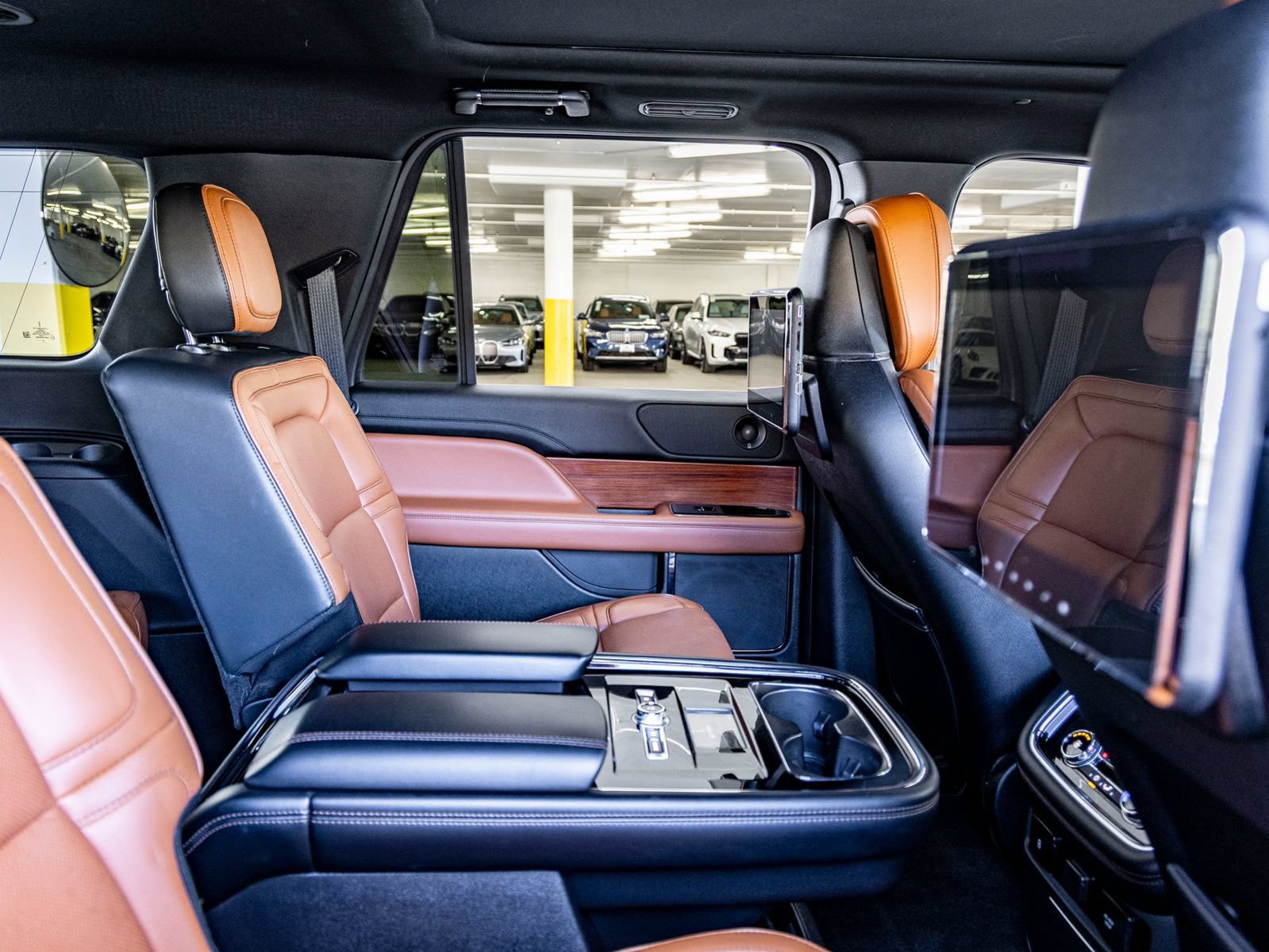 Used 2018 Lincoln Navigator L Reserve w/ Technology Package AWD/4WD image 33