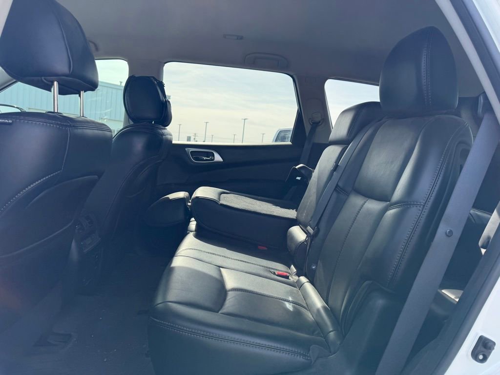 Used 2017 Nissan Pathfinder SL w/ Trailer Tow Package image 15