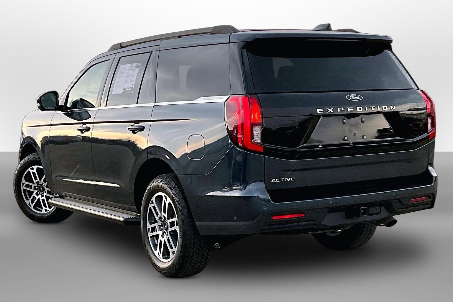 Used 2025 Ford Expedition Active image 10