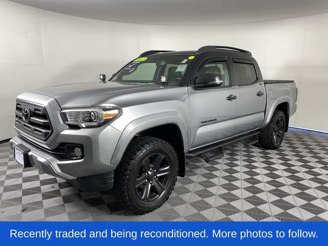 Used 2017 Toyota Tacoma Limited w/ Tow Package AWD/4WD image 4