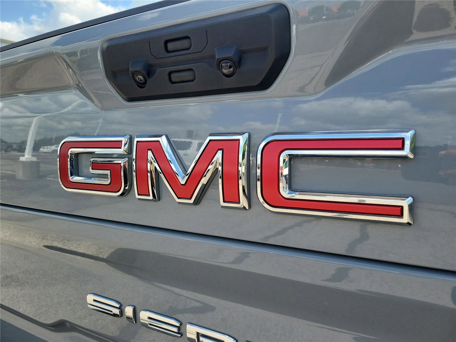 Used 2025 GMC Sierra 2500 AT4 w/ AT4 Premium Plus Package AWD/4WD image 7