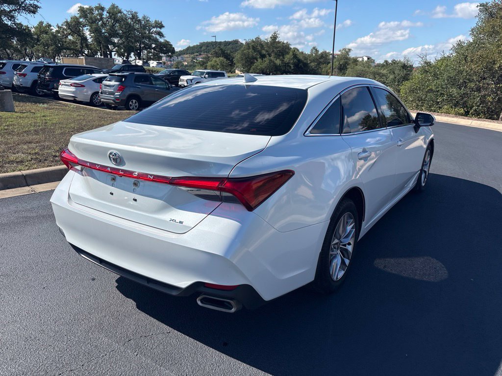 Used 2020 Toyota Avalon XLE FWD image 5