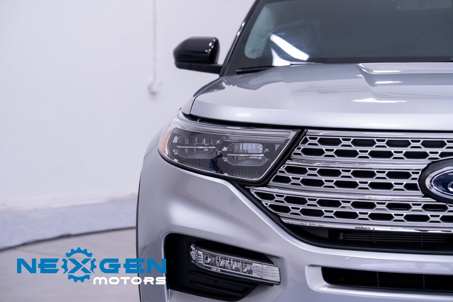 Used 2023 Ford Explorer Limited image 5