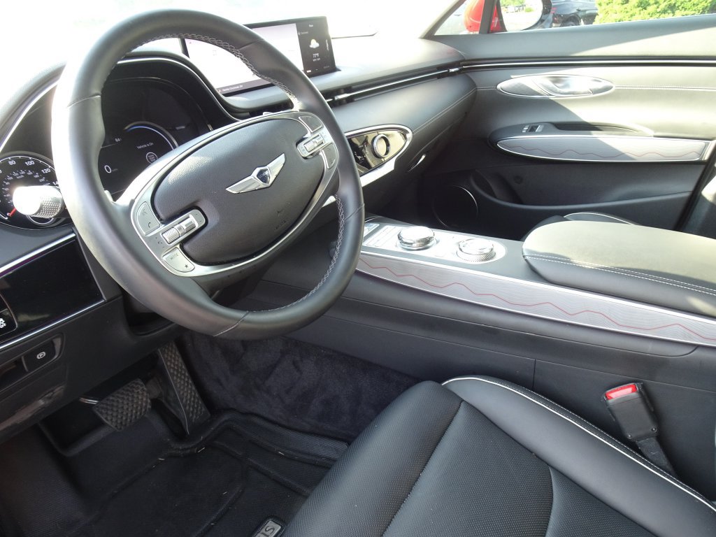 Used 2023 Genesis GV70 2.5T w/ Advanced Package AWD/4WD image 14