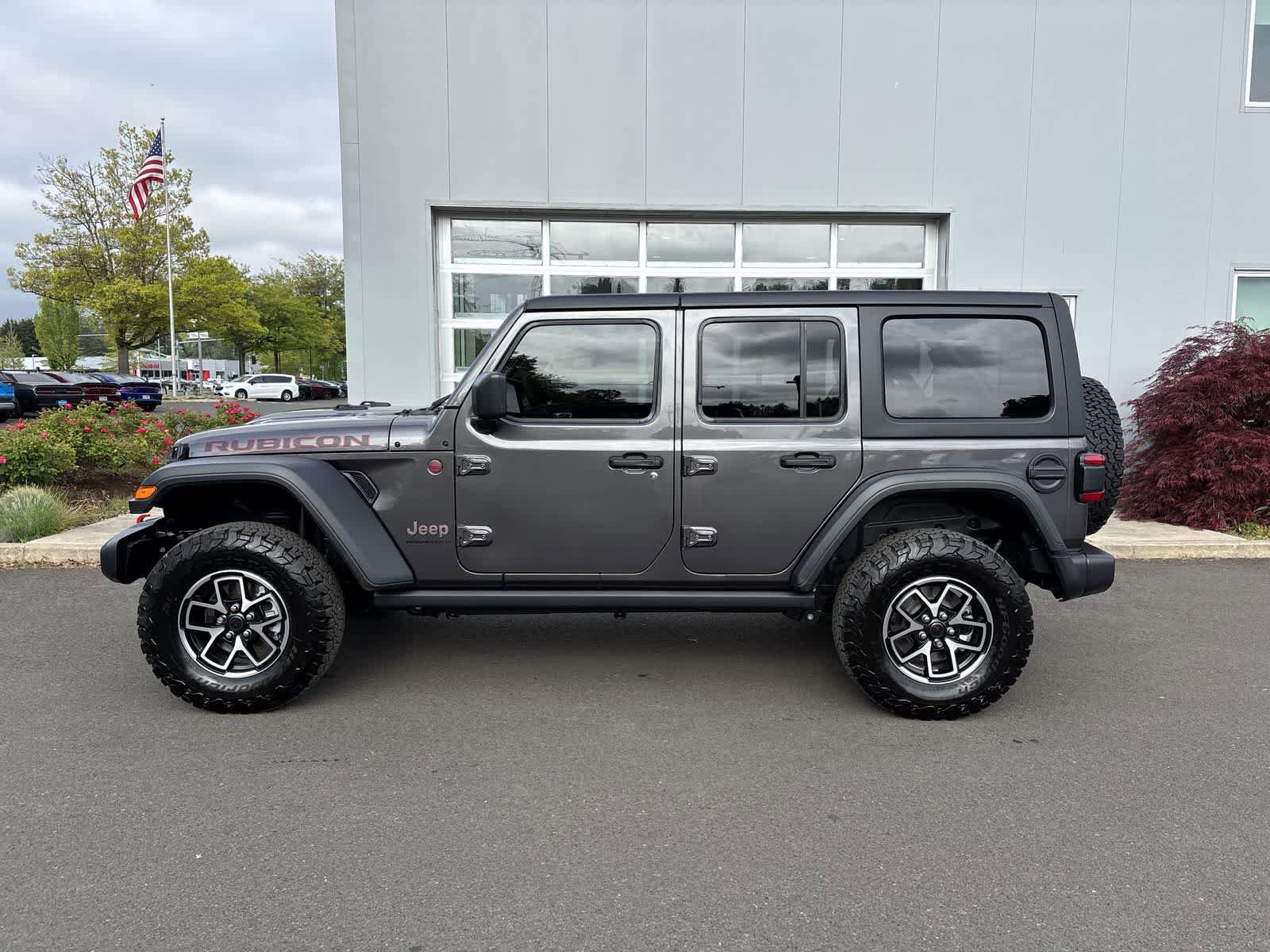 Used 2026 Jeep Wrangler Unlimited Rubicon AWD/4WD image 2