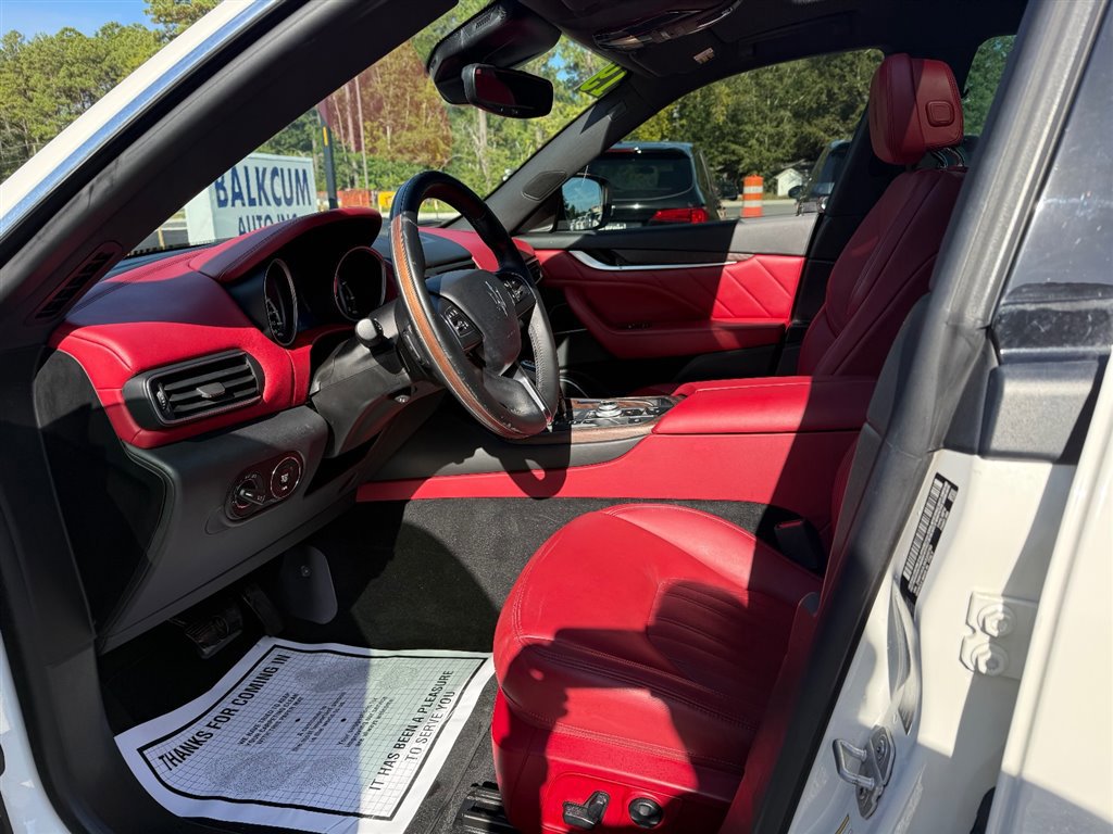 Used 2019 Maserati Levante GranLusso image 14