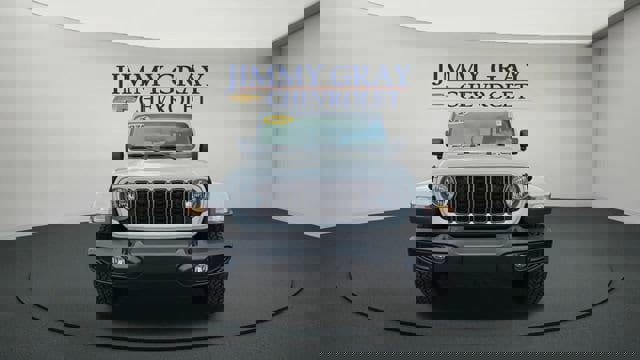 Used 2025 Jeep Gladiator Sport image 8