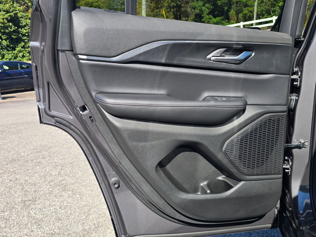 New 2025 Jeep Grand Cherokee Altitude image 37