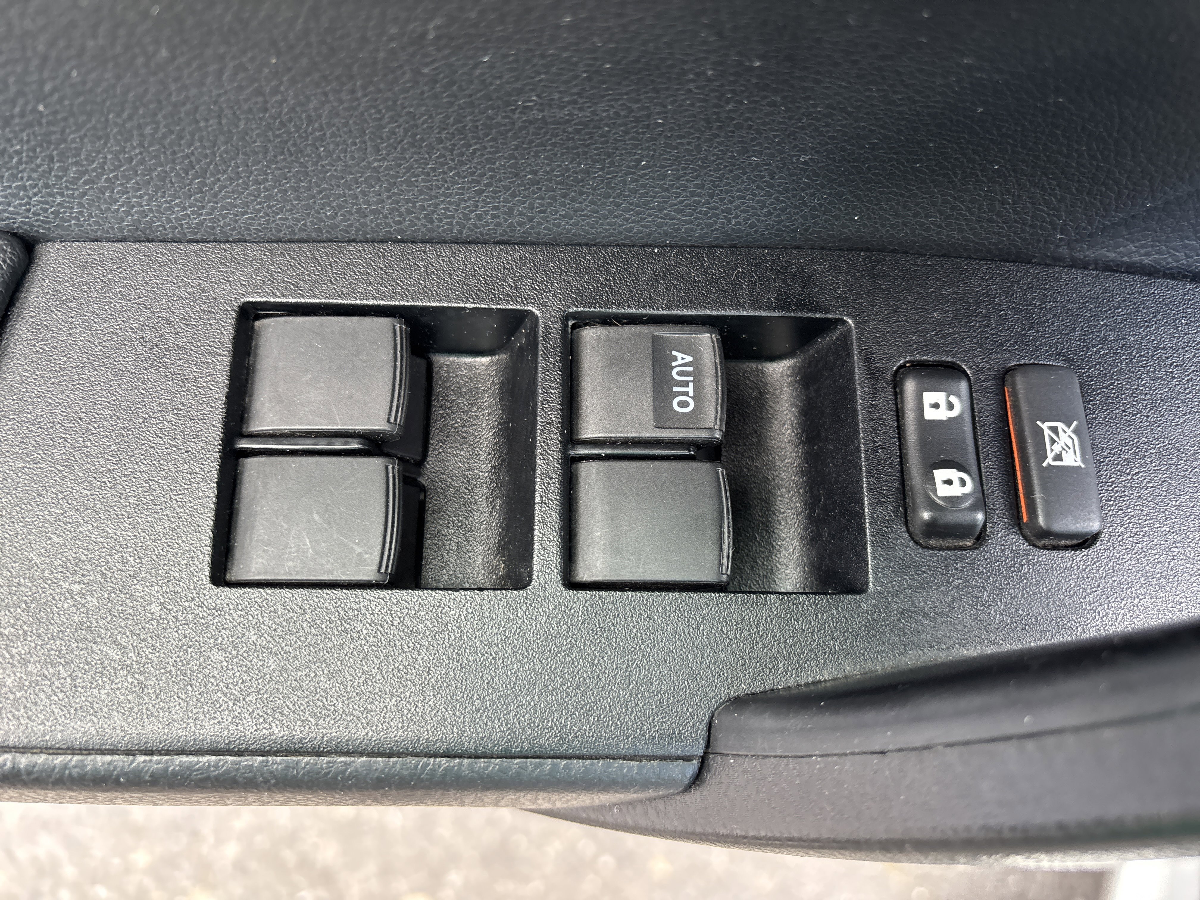 Used 2015 Toyota Corolla LE Premium FWD image 17