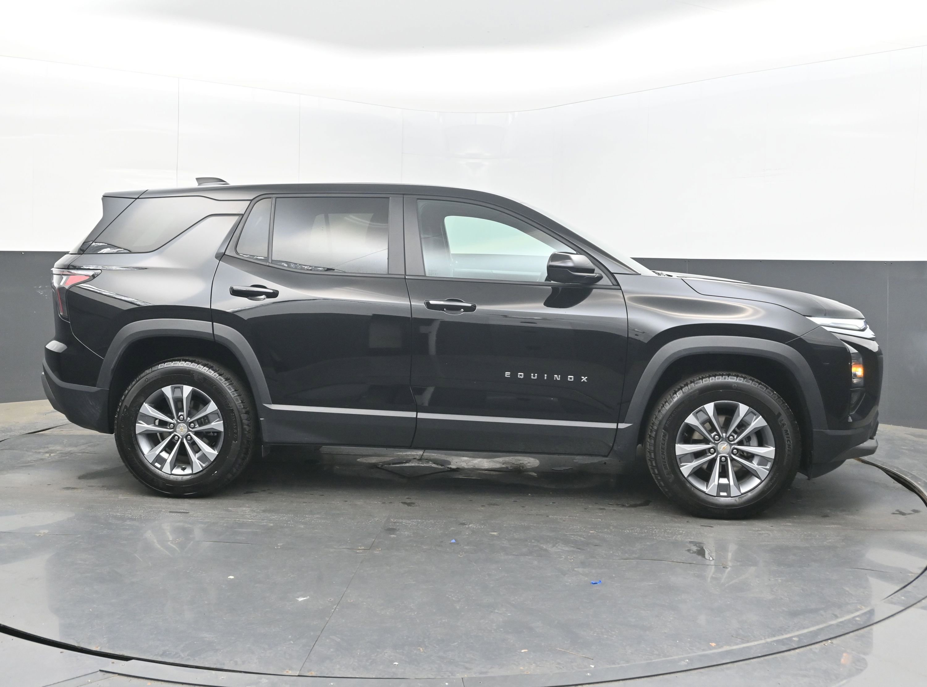 Used 2025 Chevrolet Equinox LT image 10