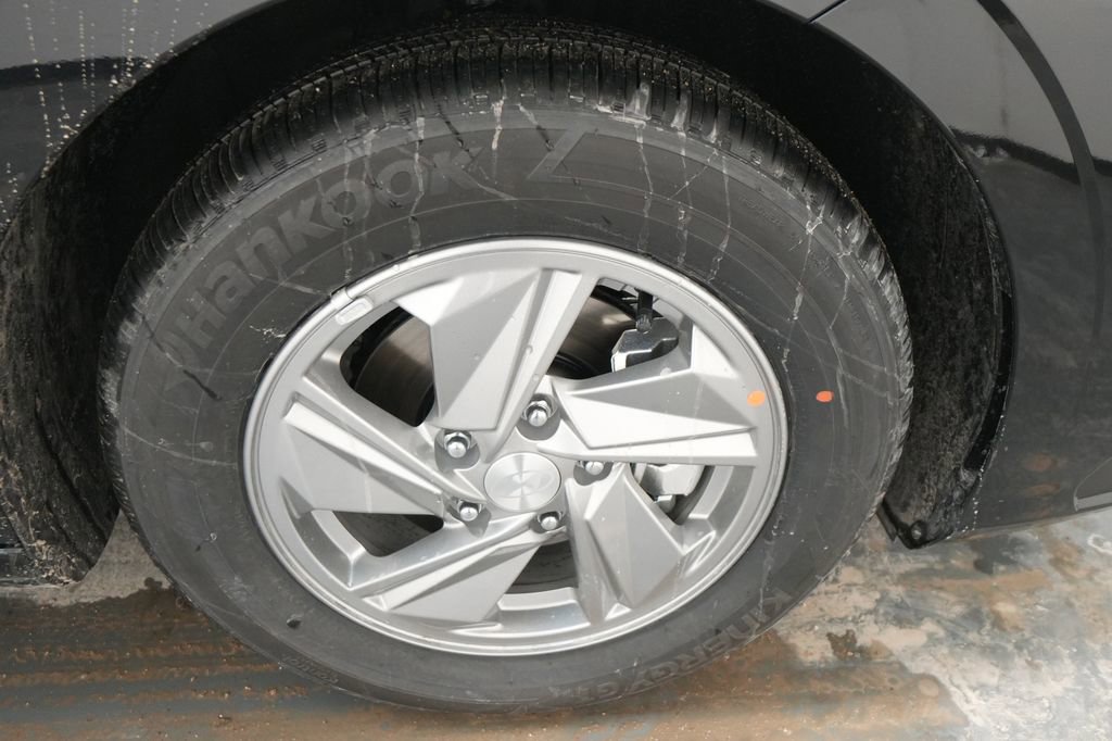 New 2026 Hyundai Elantra SE image 11