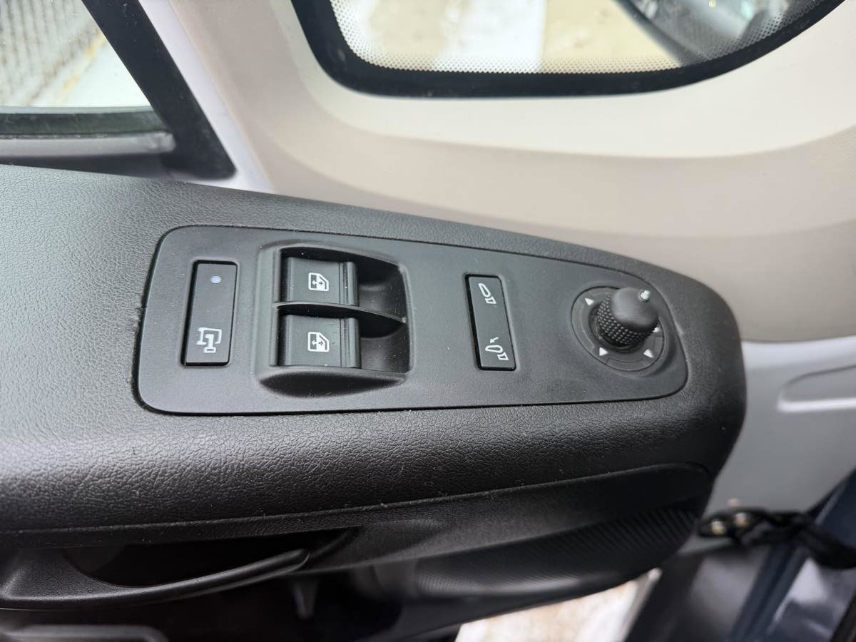 Used 2018 RAM ProMaster 2500 image 11