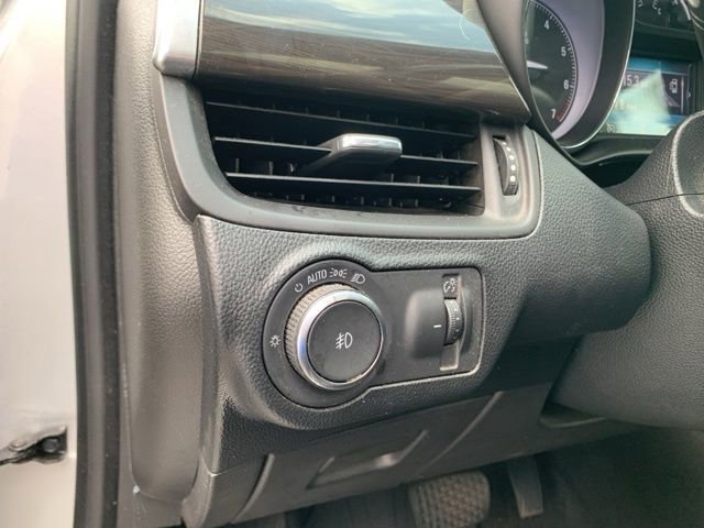 Used 2019 Buick Envision Essence image 25