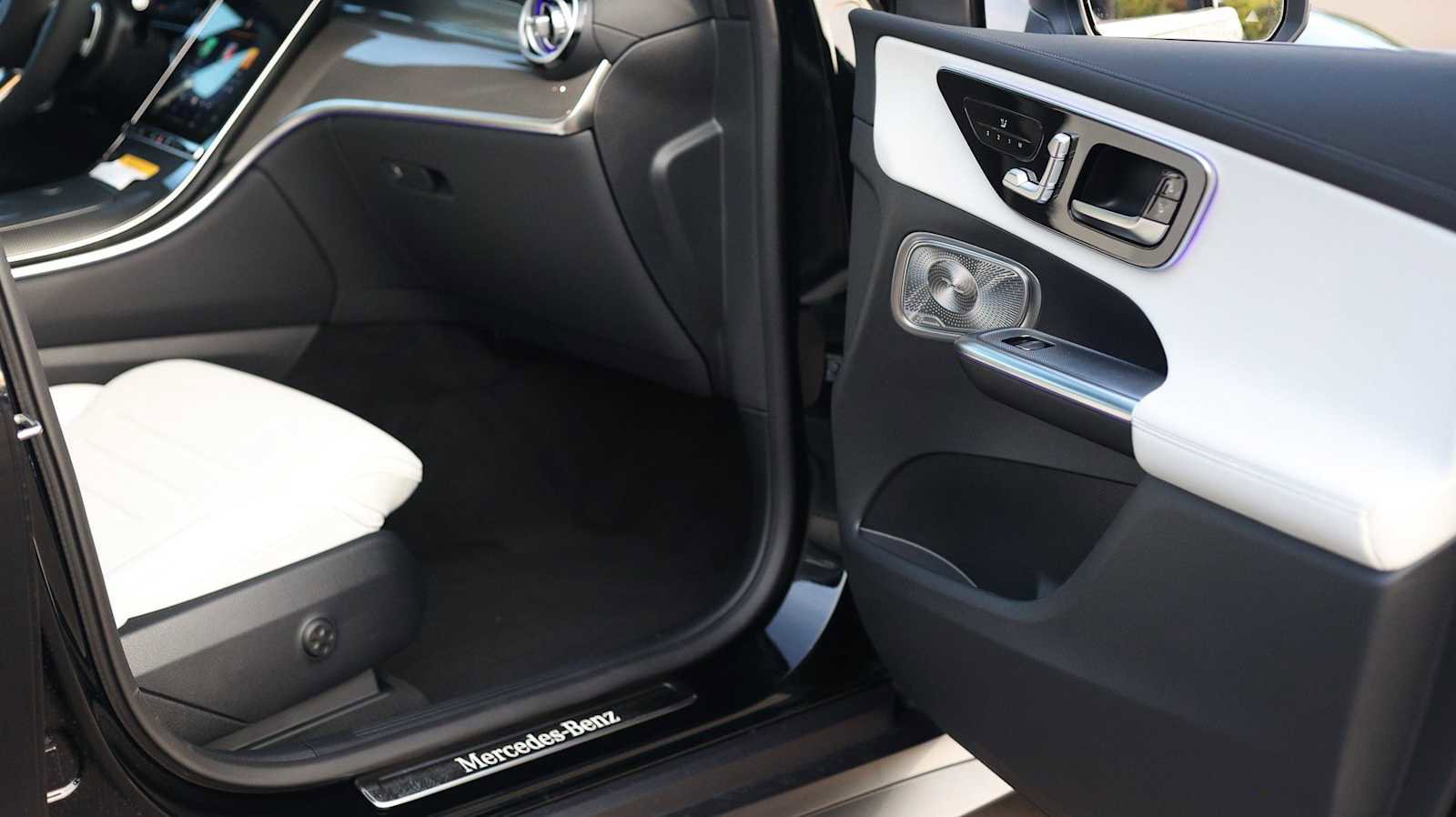 Used 2026 Mercedes-Benz GLC 300 4MATIC image 29