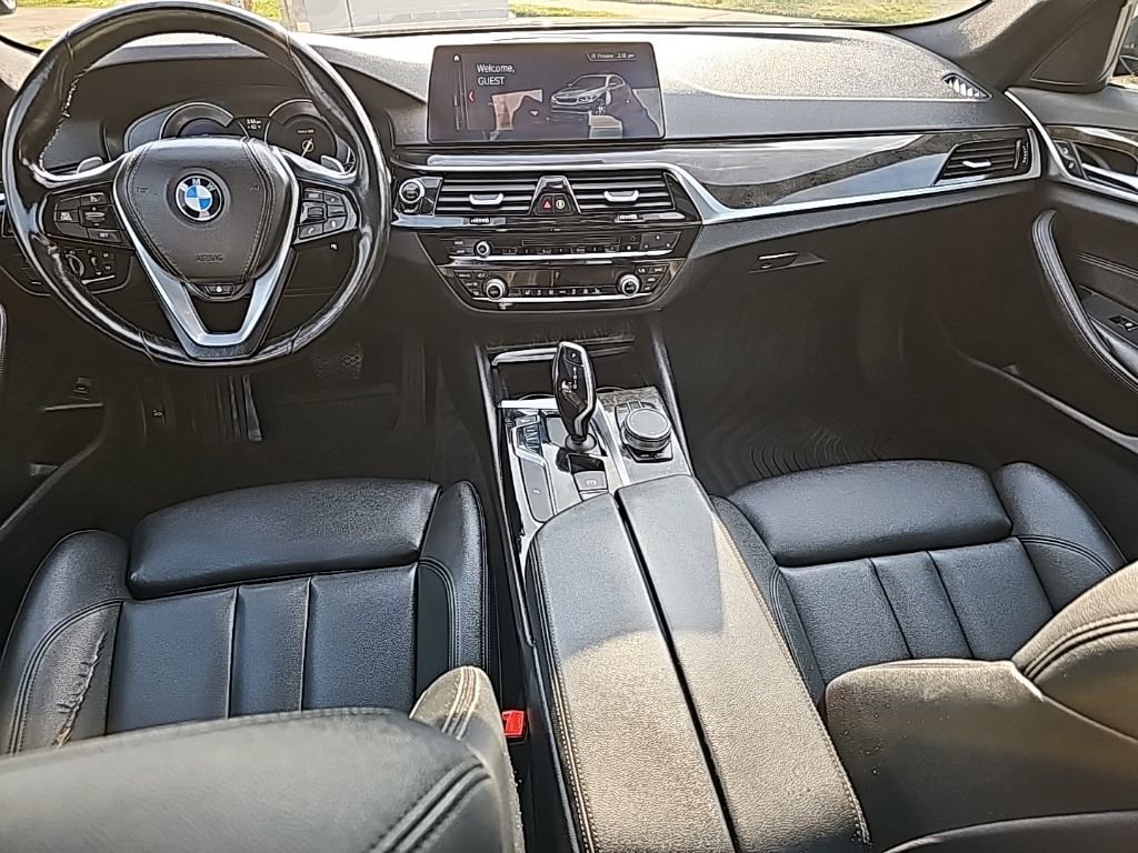 Used 2018 BMW 530i xDrive w/ Premium Package image 3