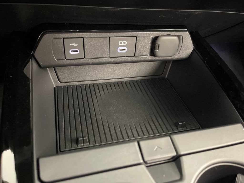 New 2026 Toyota Prius Plug-In Hybrid FWD image 30