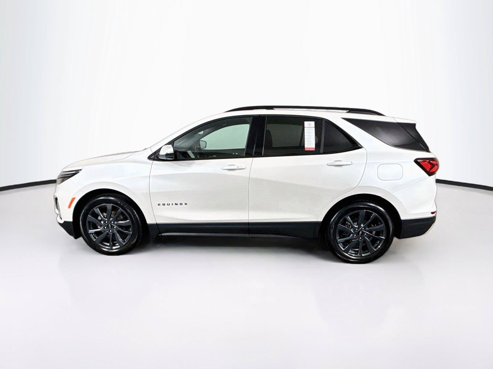 Used 2022 Chevrolet Equinox RS w/ RS Leather Package FWD image 14