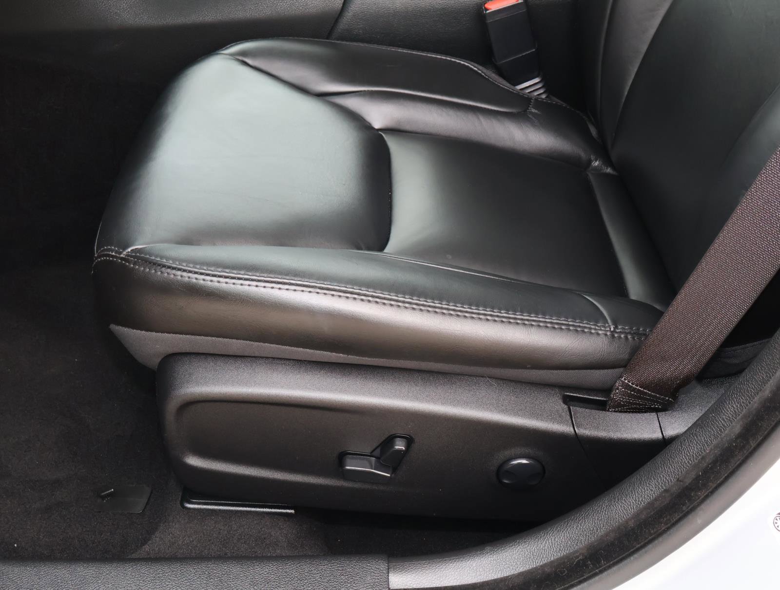 Used 2023 Chrysler 300 Touring L w/ Popular Equipment Group image 15