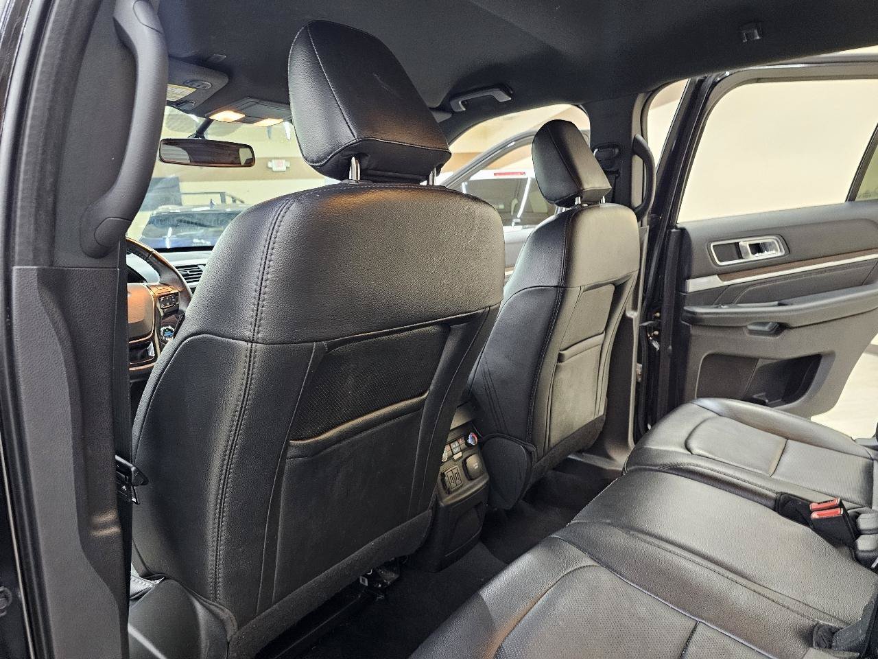 Used 2019 Ford Explorer Limited w/ Class III Trailer Tow Package FWD image 27