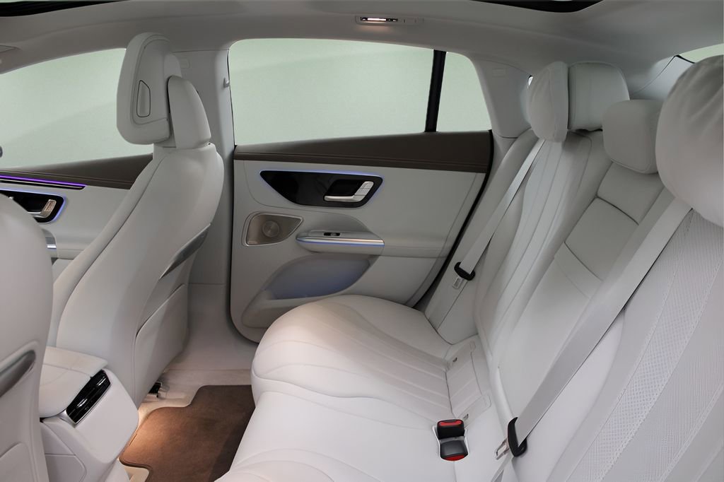 Used 2025 Mercedes-Benz EQE 350+ 4MATIC Sedan image 26