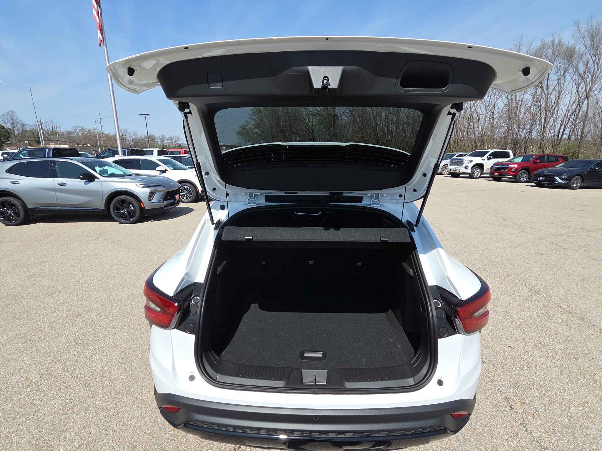 New 2026 Chevrolet Trax RS w/ Driver Confidence Package image 31