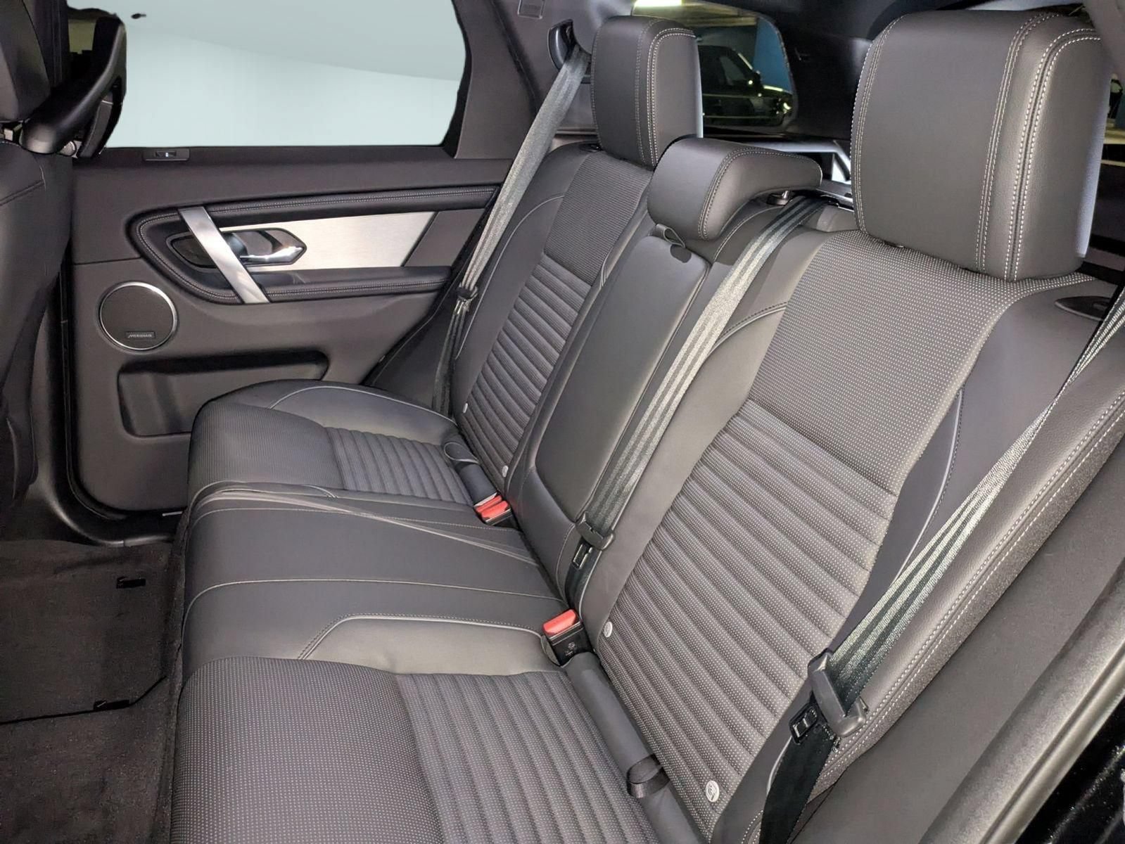New 2026 Land Rover Discovery Sport Landmark AWD/4WD image 25