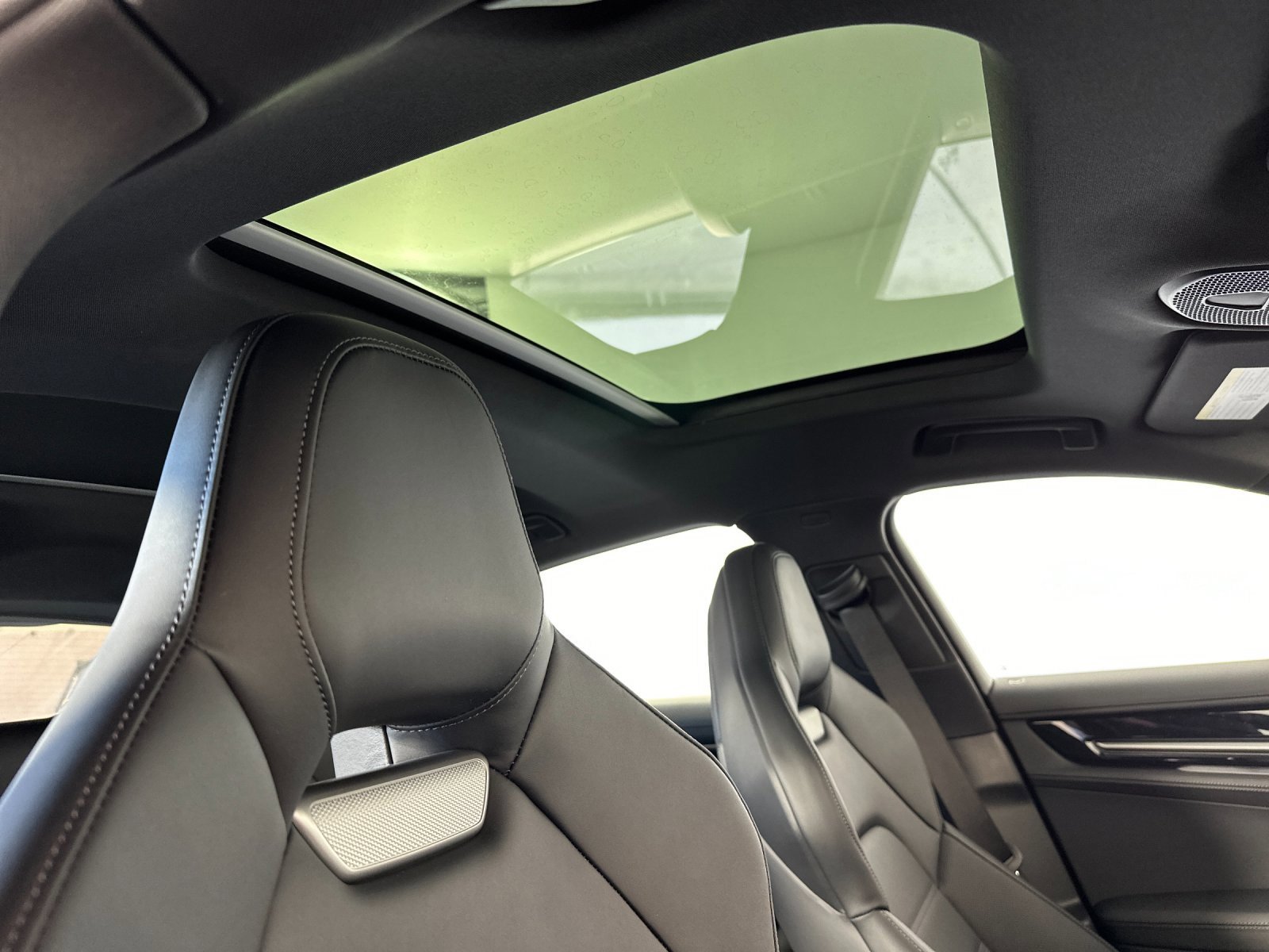 Used 2025 Porsche Panamera image 18