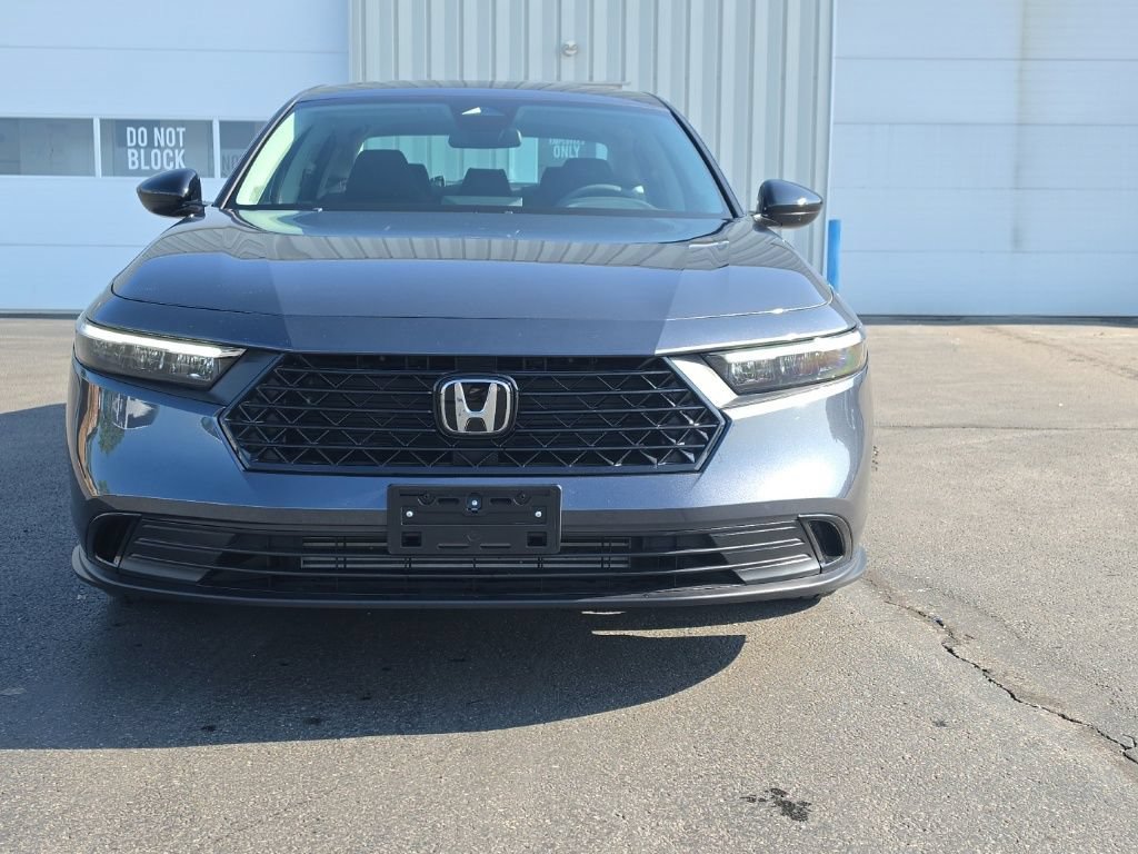 Used 2025 Honda Accord SE image 2