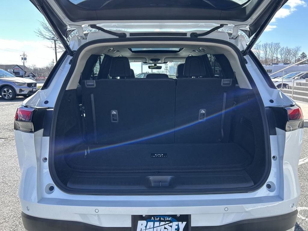 Certified 2026 INFINITI QX60 Luxe w/ Cargo Package AWD/4WD image 28
