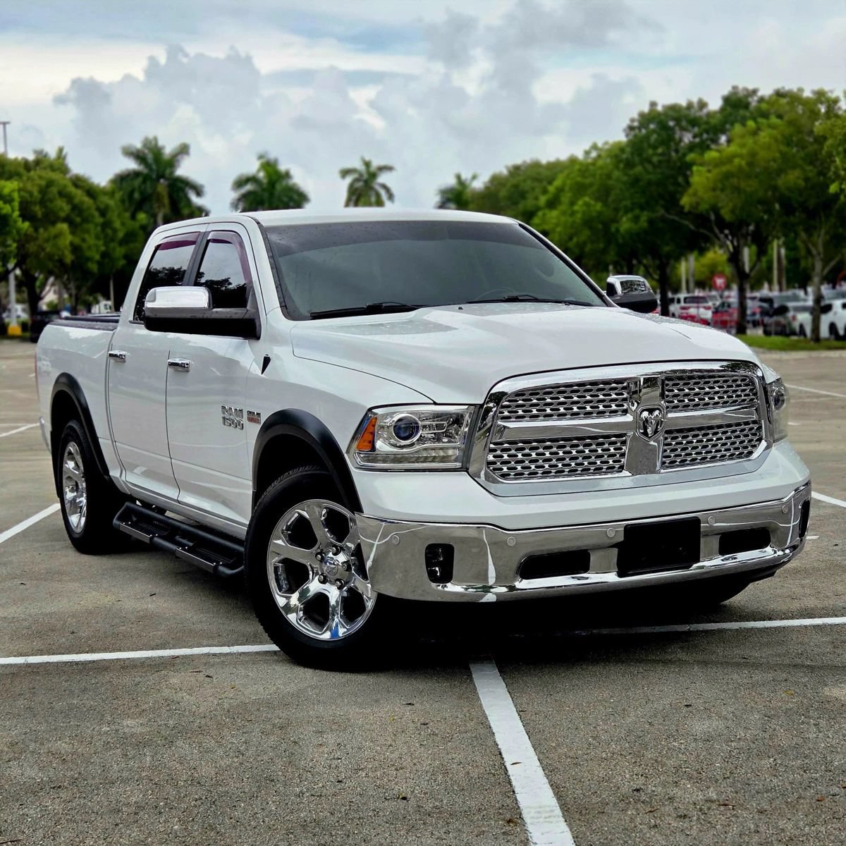 Used 2017 RAM 1500 Laramie w/ Convenience Group AWD/4WD image 1