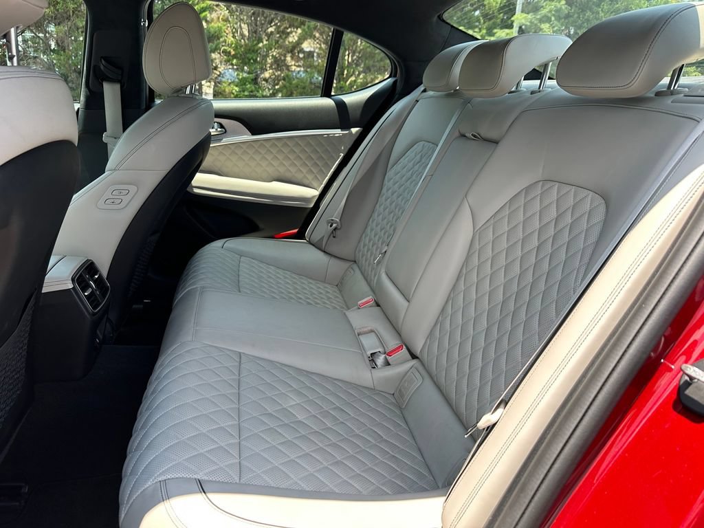 Used 2023 Genesis G70 3.3T w/ Sport Prestige Package RWD image 19