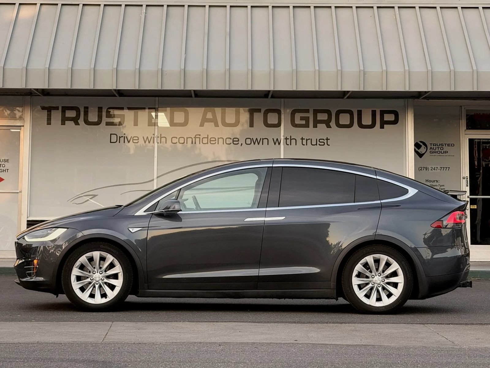 Used 2016 Tesla Model X 90D AWD/4WD image 6