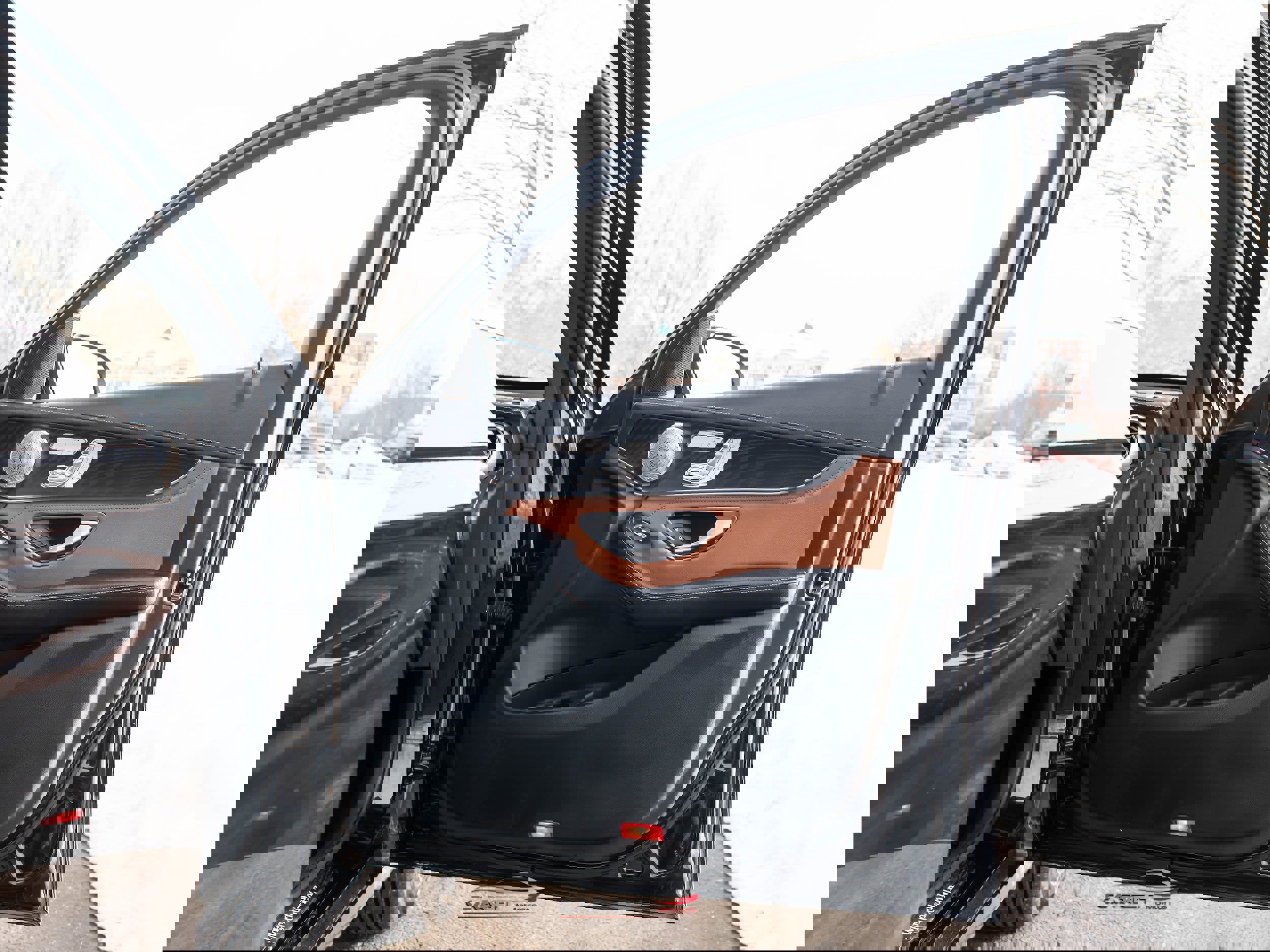 Used 2017 Mercedes-Benz GLC 300 4MATIC image 40