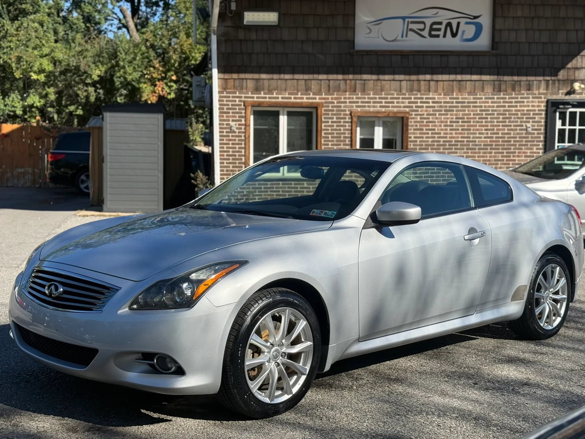 Used 2011 INFINITI G37 x Coupe w/ Premium Pkg AWD/4WD image 3