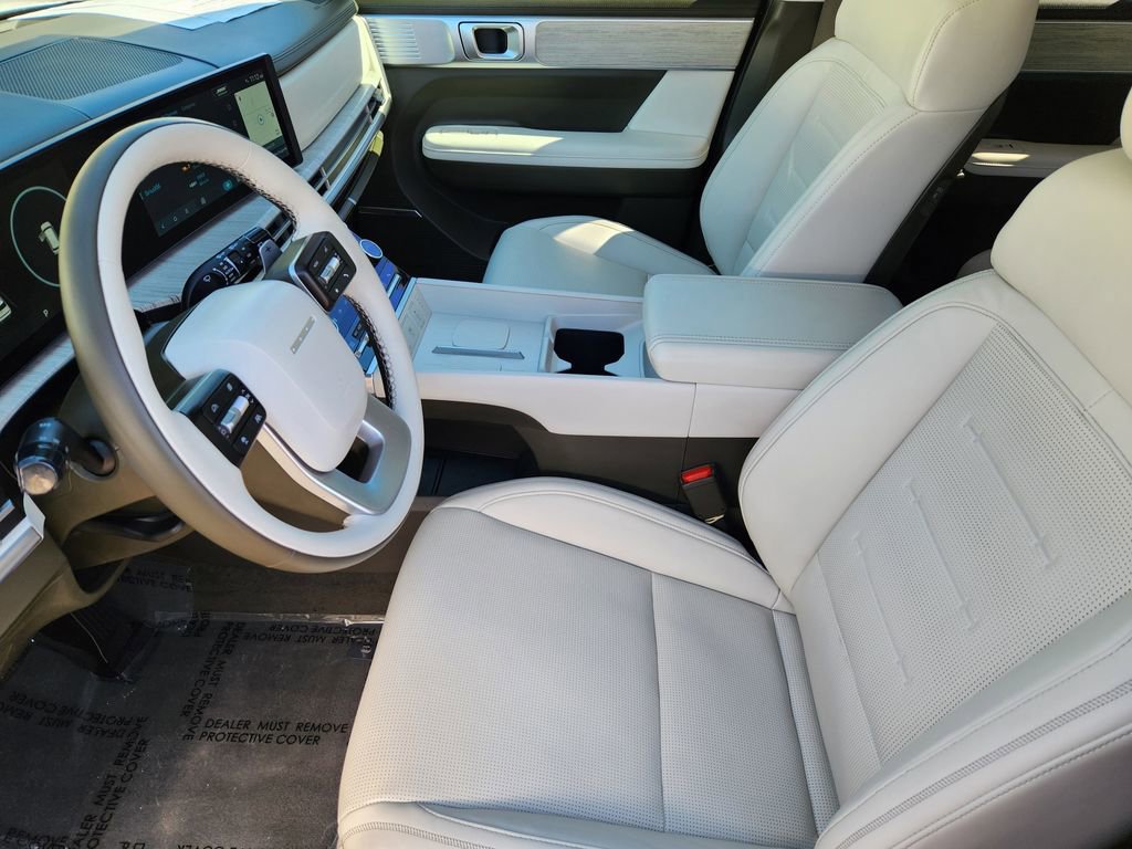 Used 2025 Hyundai Santa Fe Calligraphy image 10