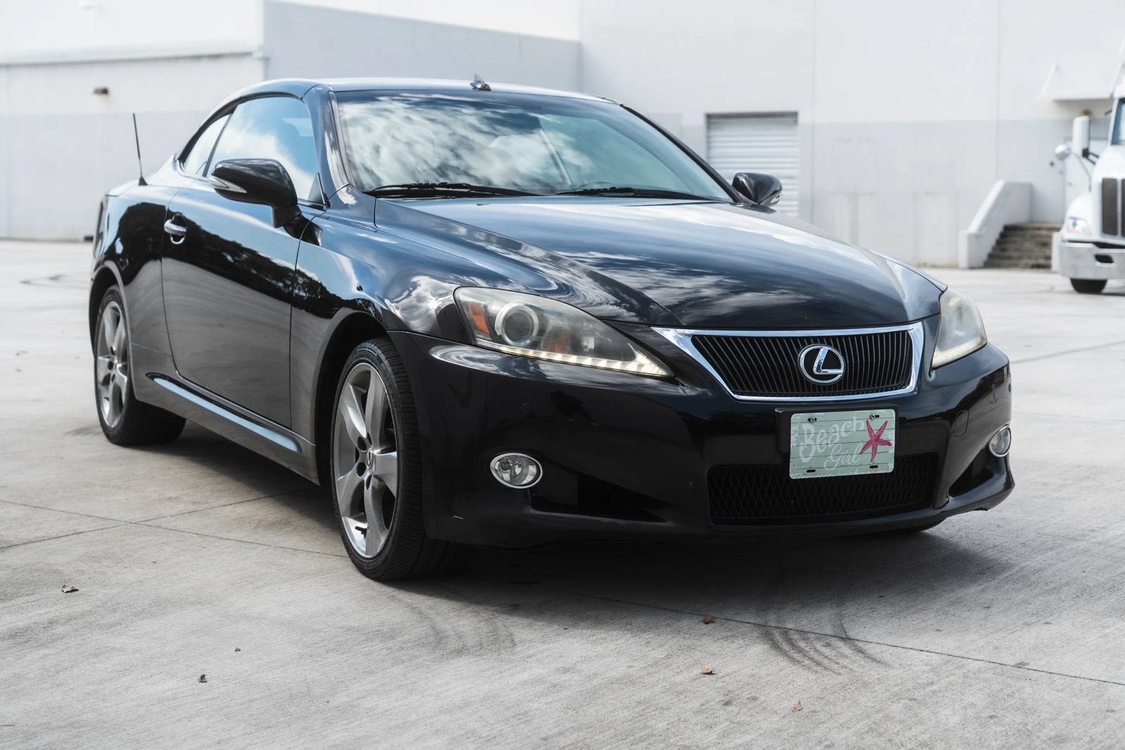 Used 2011 Lexus IS 250C w/ Luxury Pkg RWD image 4