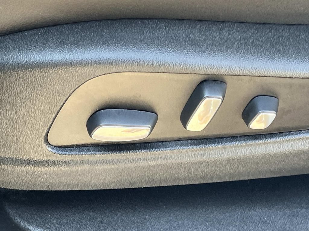 Used 2021 Cadillac XT5 Sportv w/ LPO, Floor Liner Package AWD/4WD image 33