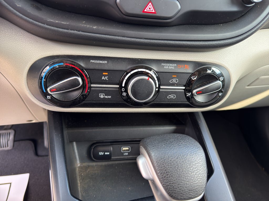Used 2024 Kia Soul LX w/ Option Group 015 FWD image 14