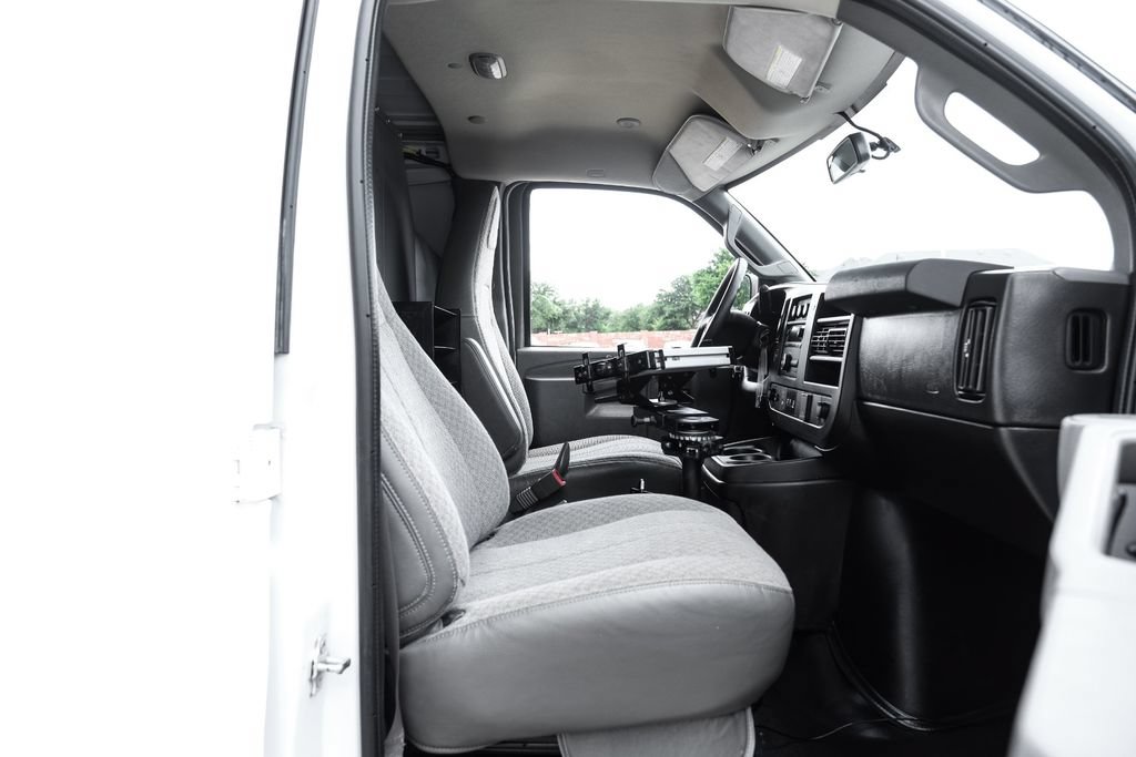 Used 2021 Chevrolet Express 2500 RWD image 31