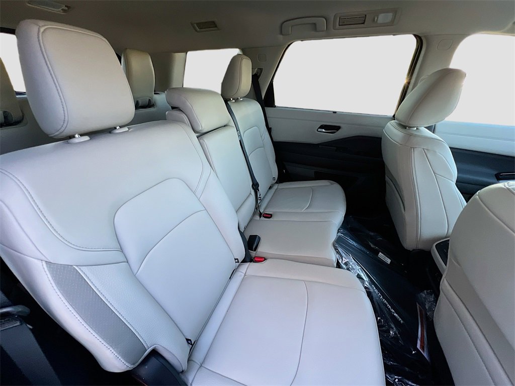 New 2025 Nissan Pathfinder SL image 27