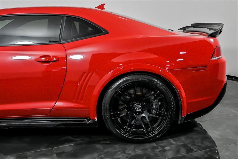 Used 2015 Chevrolet Camaro Z/28 RWD image 7
